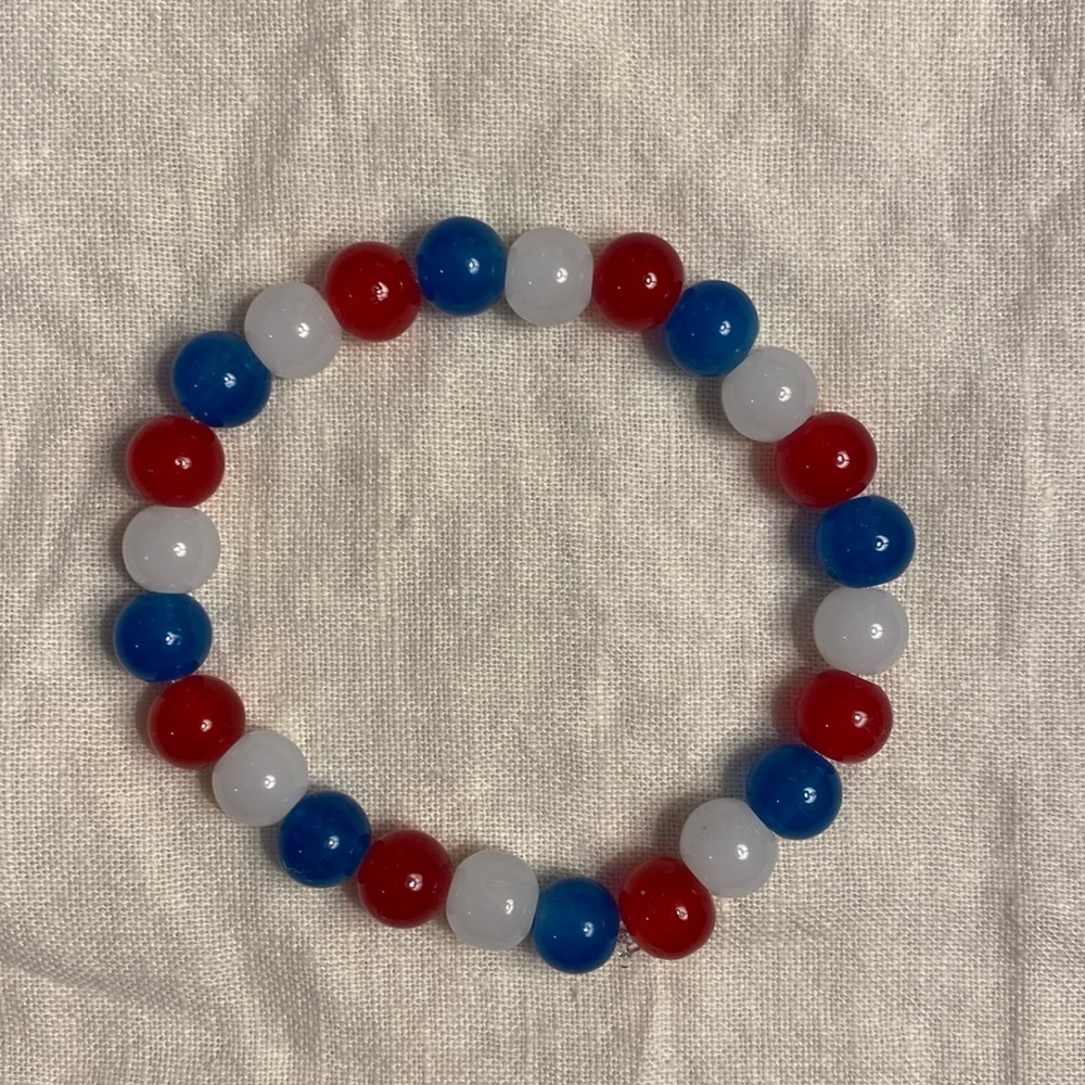 A handmade 4th of July glass bead bracelet